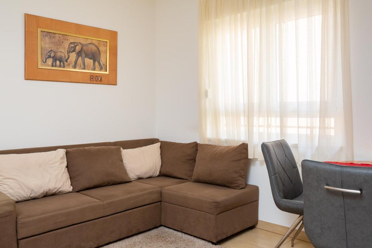 Adriatic Beach Suites 奥米什 外观 照片