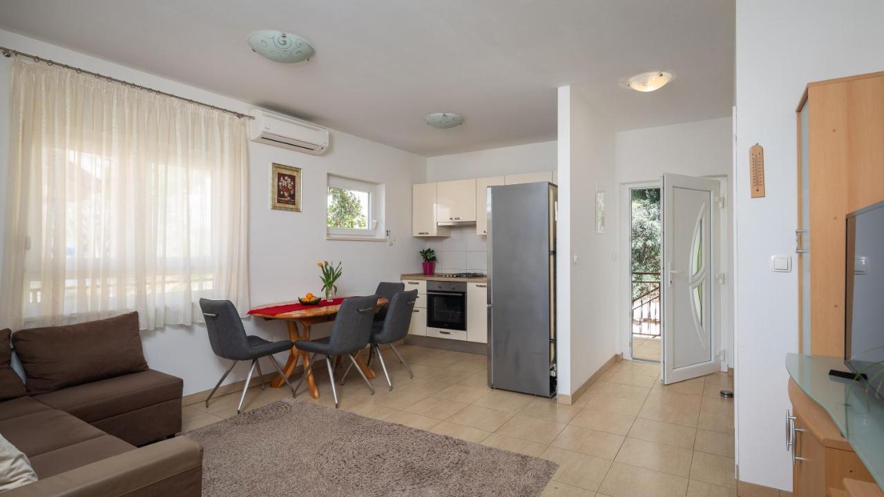 Adriatic Beach Suites 奥米什 外观 照片